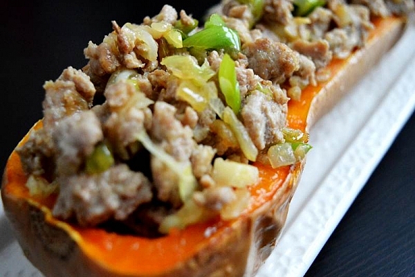 Bagt Butternut squash med kalkun